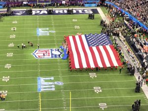 Nationalhymnen beim Super Bowl - Pink