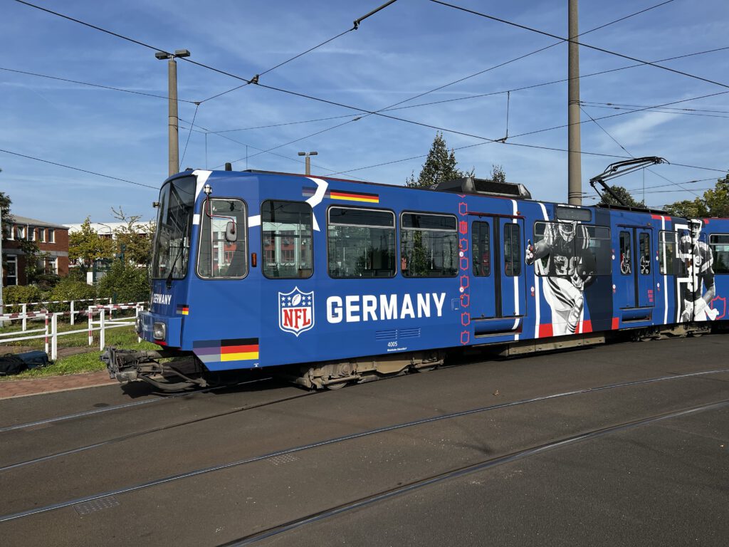 Büro der NFL Deutschland - Tram in Düsseldorf